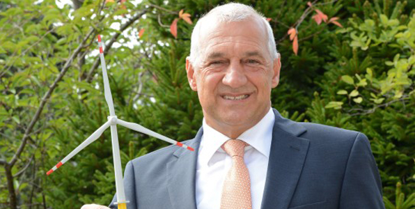 Der Gründer der Windreich GmbH Norsee-Windpark-Pionier Willi Balz (59) aus dem schwäbischen Dorf Wolfschlugen in Baden-Württemberg © Pressefoto Windreich GmbH Der Gründer der Windreich GmbH Norsee-Windpark-Pionier Willi Balz (59) aus dem schwäbischen Dorf Wolfschlugen in Baden-Württemberg © Pressefoto Windreich GmbH