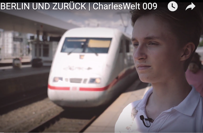 Charles Bahr (15) aus Hamburg fährt oft zu Events nach Berlin wie etwa der Messe TINCON oder dem YOUTUBE SPACE © Youtube Charles Welt Show 09 "Nach Berlin und zurück"