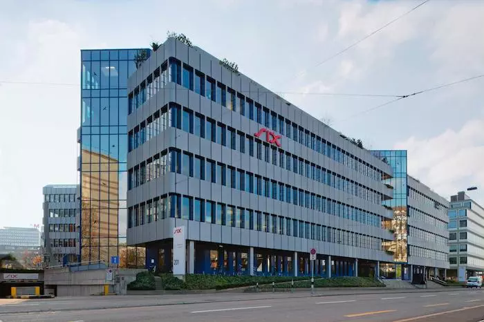 Die Schweizer Börse SIX in der Hardturmstraße 201 im Hard Turm Park in Zürich © Pressefoto SIX