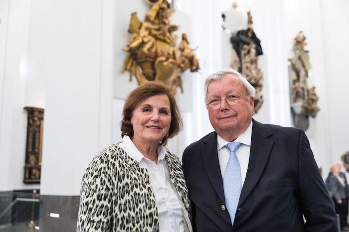 Der M.M. Warburg-Miteigentümer Dr. Christian Olearius (hier mit seiner Ehefrau Barbara) spendete 2019 150.000 Euro für elf fehlende Register der Schwalbennestorgel des Paulinums – Aula und Universitätskirche St. Pauli in Leipzig © Pressefoto Universität Leipzig/Christian Hüller