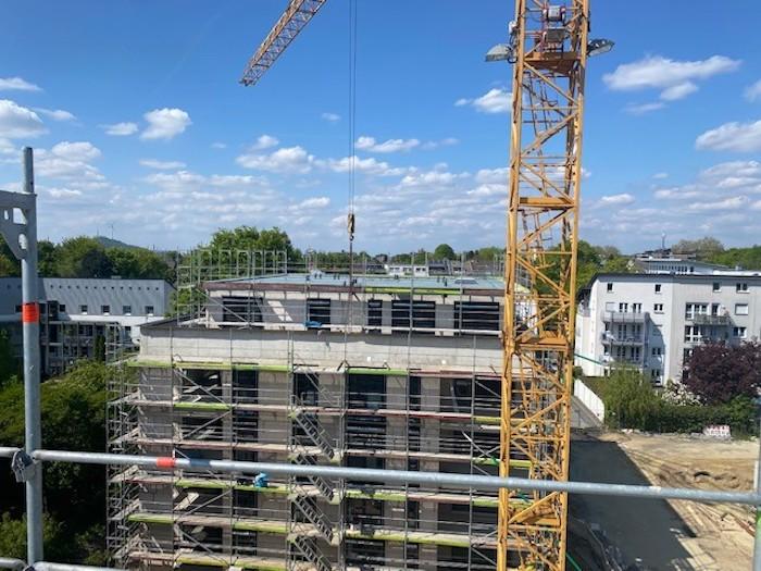 das Foto zeigt die Baustelle vom 4. Mai 2022 des Bergfürst-Crowdprojekts Wohnen am Goldberg in Gelsenkirchen © HARFID
